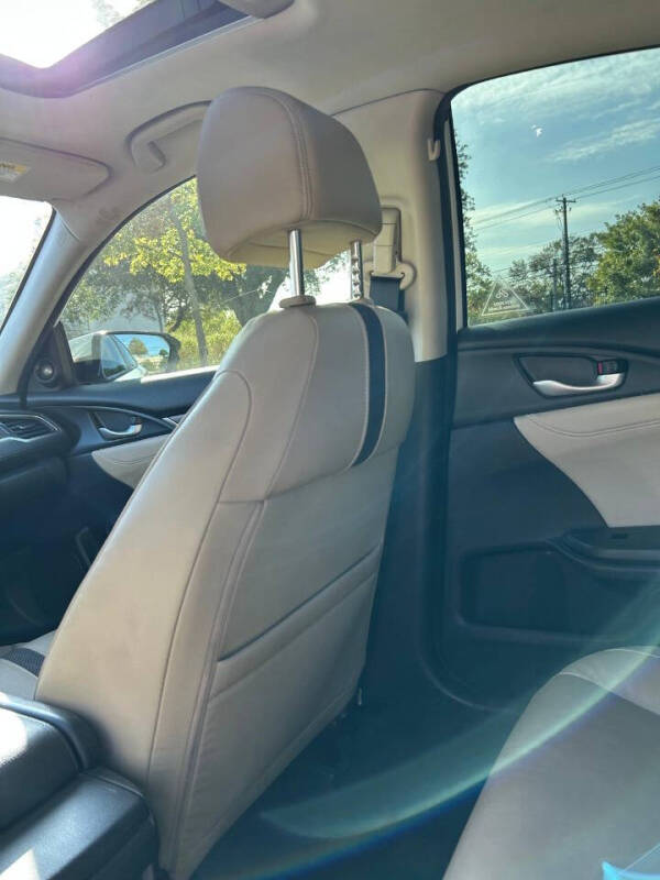 2019 Honda Civic Touring