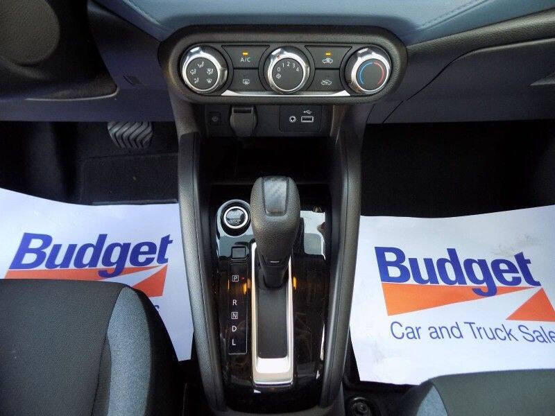 2023 Nissan Versa SV