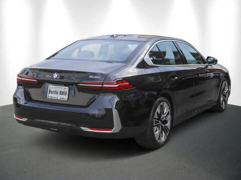 2025 BMW 5 Series 530i