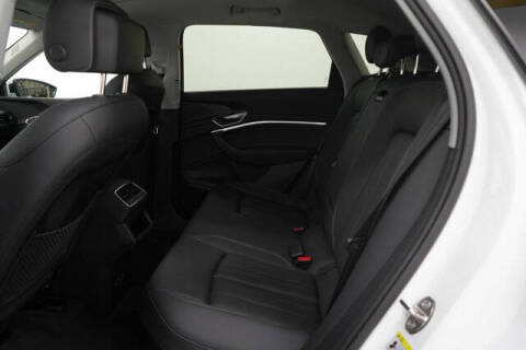 2023 Audi e-tron quattro Premium Plus