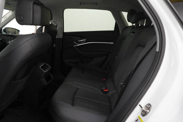 2023 Audi e-tron quattro Premium Plus