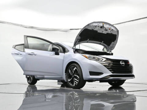 2025 Nissan Versa SR