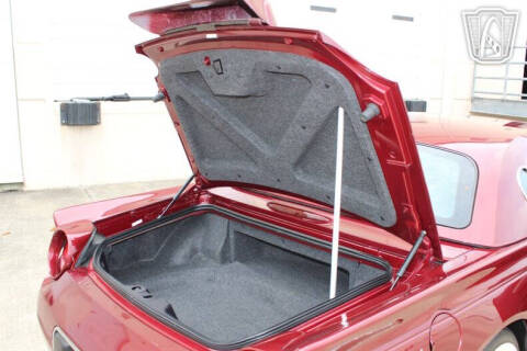 2004 Ford Thunderbird Deluxe