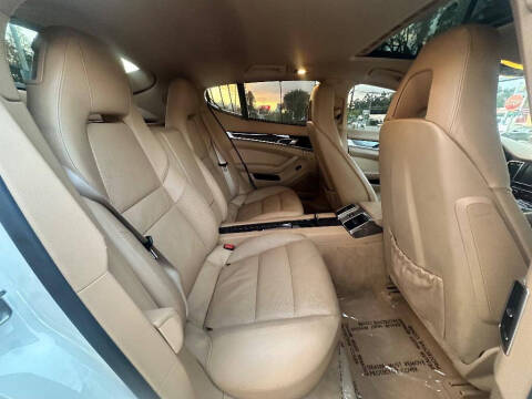 2012 Porsche Panamera 4