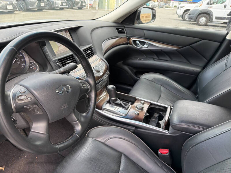 2017 Infiniti Q70L 3.7