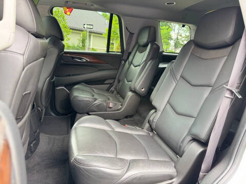 2017 Cadillac Escalade Luxury