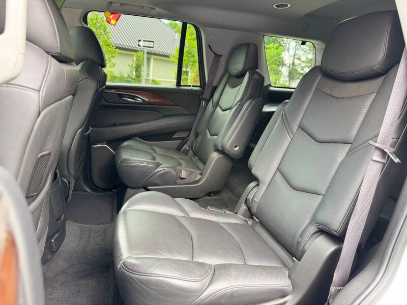 2017 Cadillac Escalade Luxury