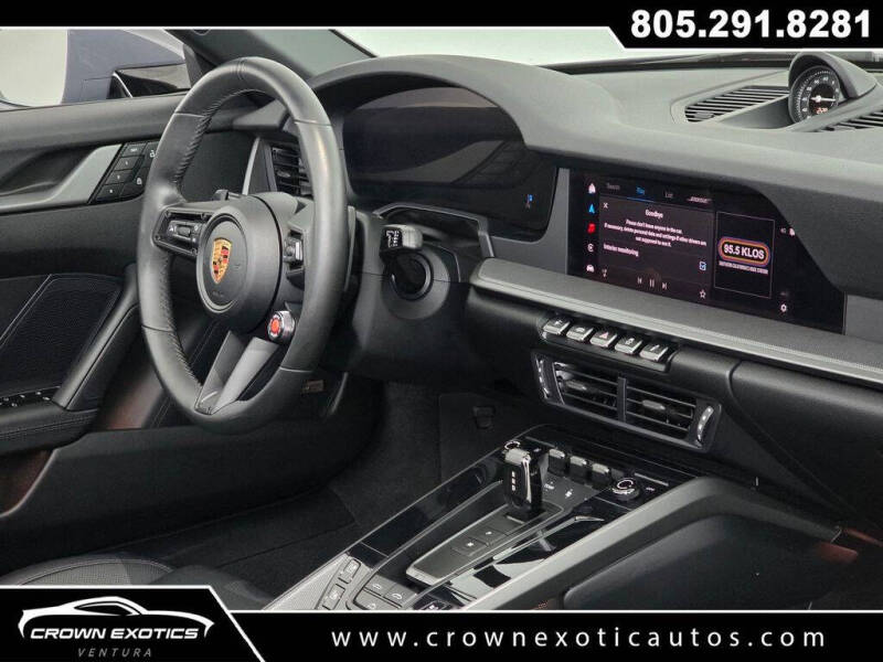 2025 Porsche 911 Carrera