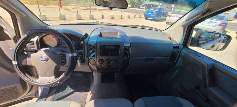 2007 Nissan Titan LE