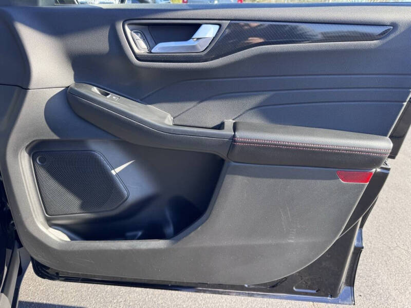 2025 Ford Escape ST-Line Select