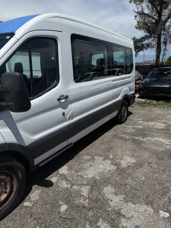 2015 Ford Transit XLT's photo