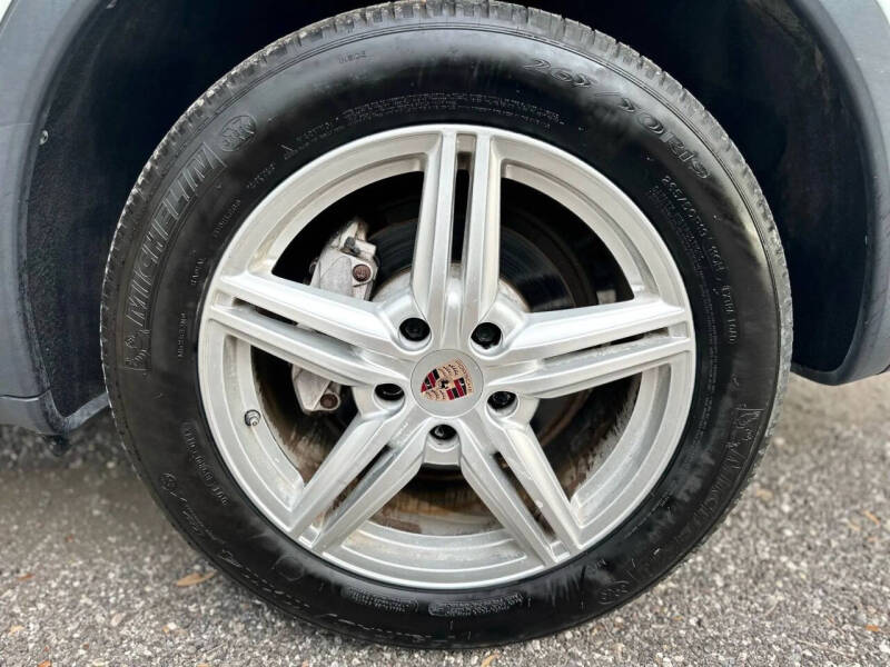 2014 Porsche Cayenne Platinum