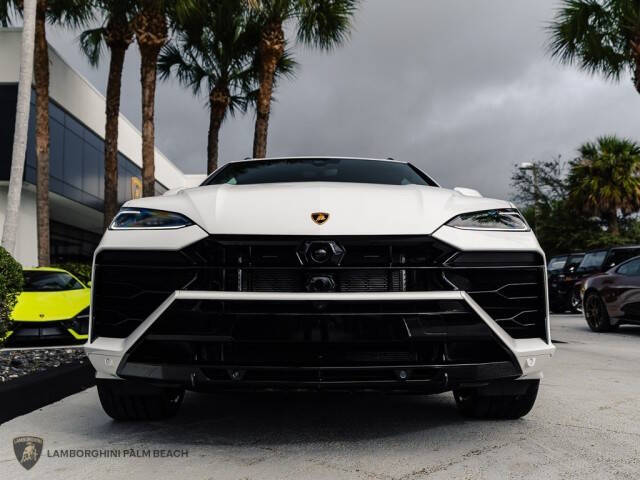 2025 Lamborghini Urus SE