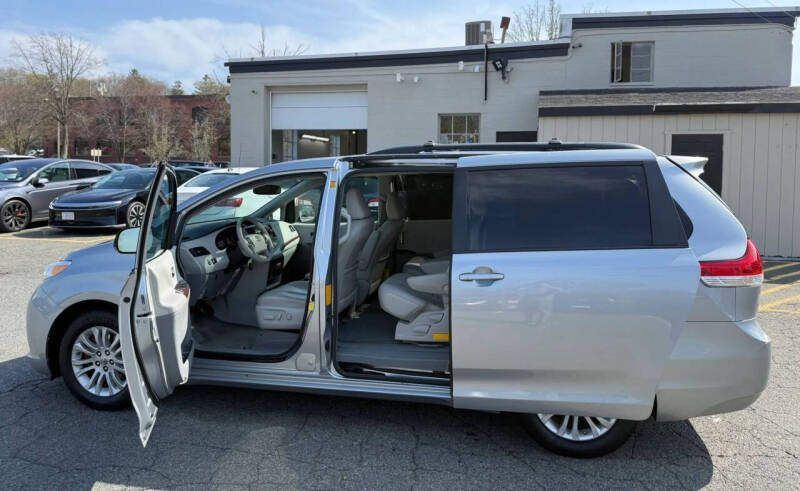 2012 Toyota Sienna