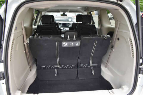 2020 Chrysler Voyager LXi