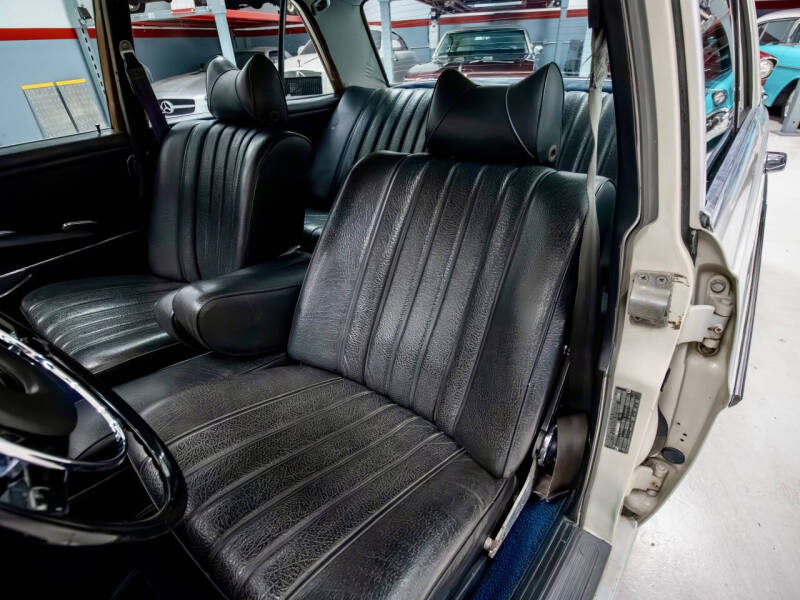 1971 Mercedes-Benz 280-Class