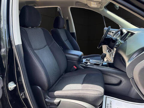 2020 Nissan Pathfinder S