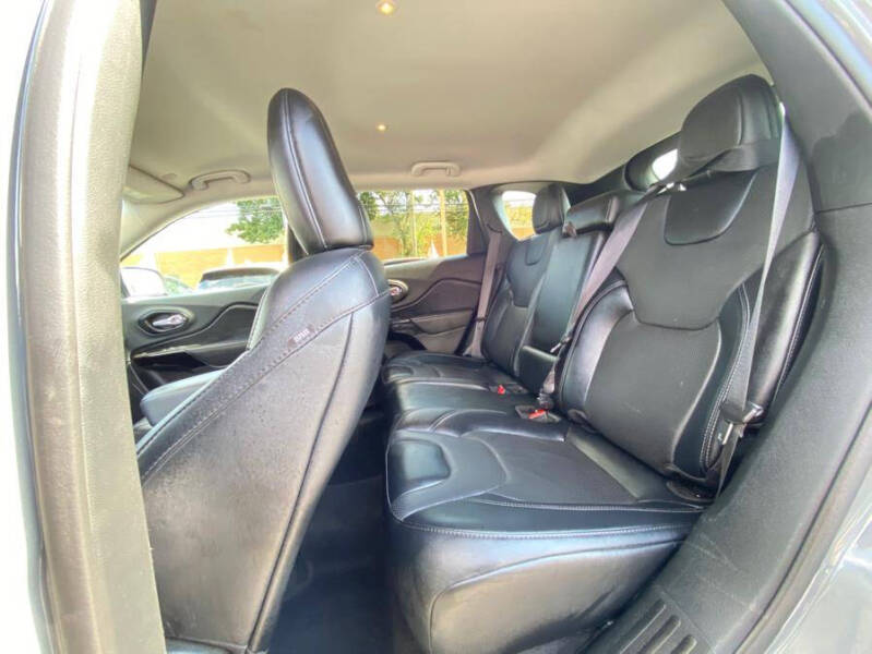 2023 Jeep Cherokee Altitude Lux