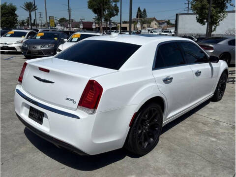 2017 Chrysler 300 C