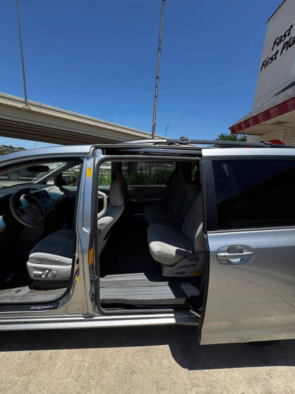 2014 Toyota Sienna