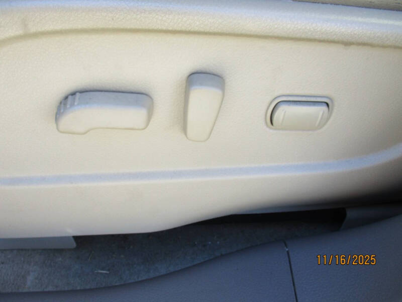 2011 Nissan Murano LE