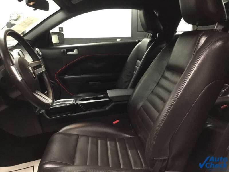 2005 Ford Mustang GT Deluxe