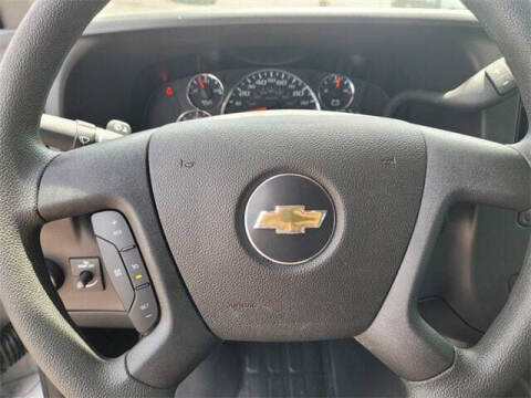 2025 Chevrolet Express 2500