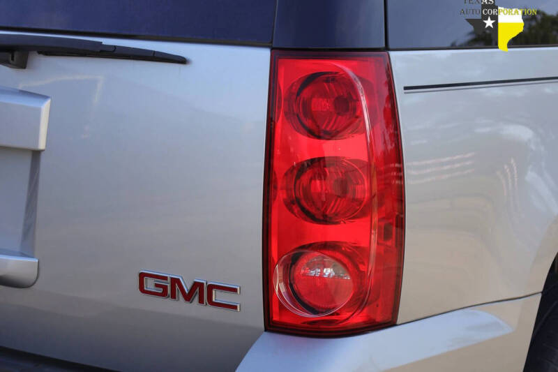 2011 GMC Yukon SLE