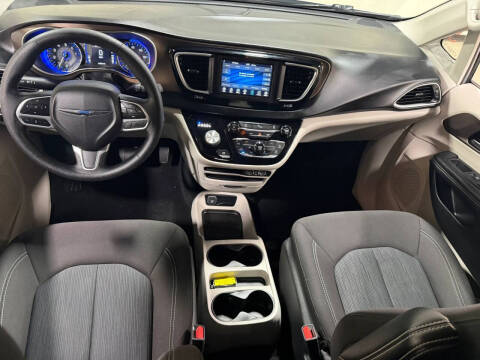2021 Chrysler Voyager L