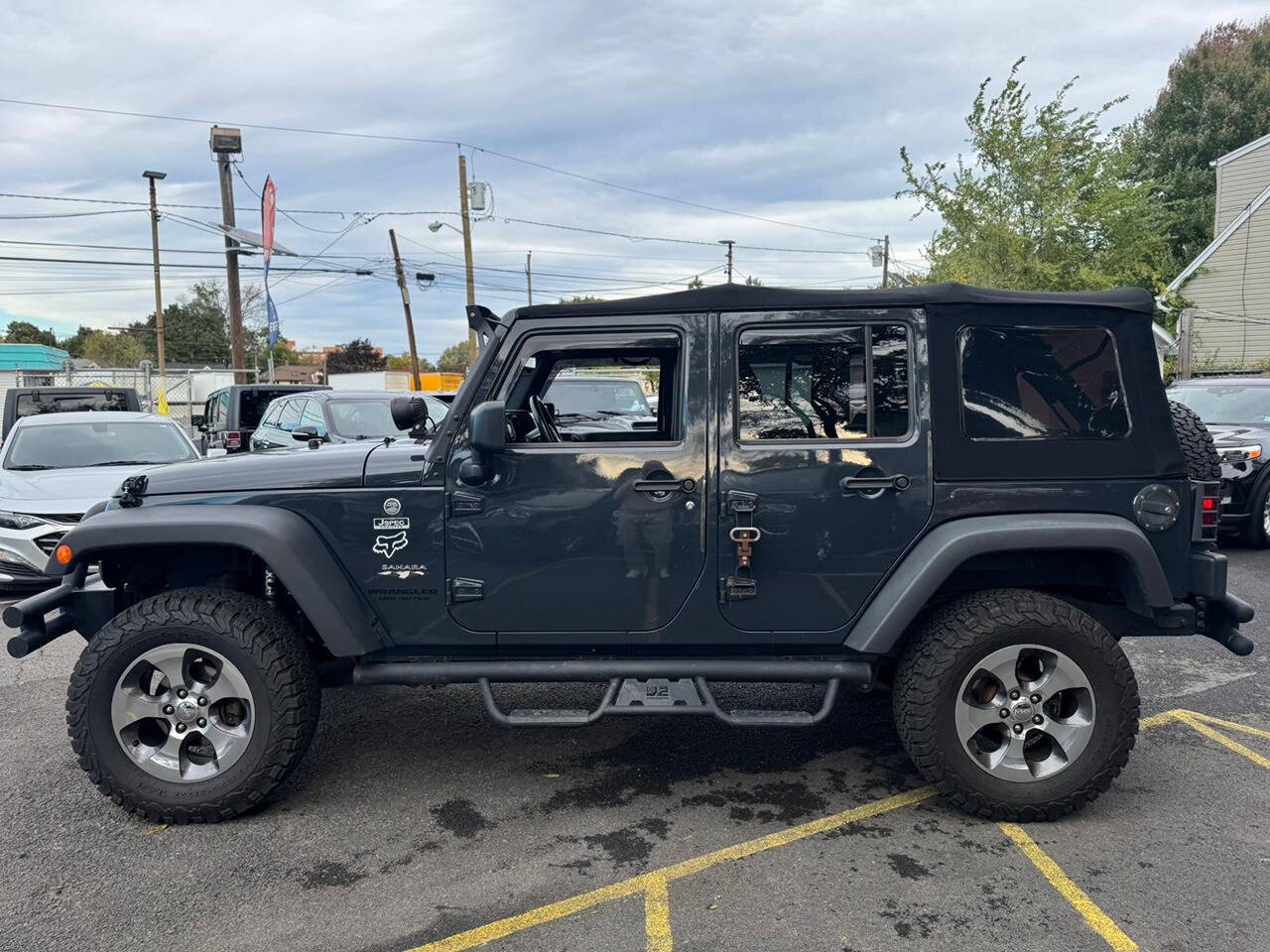 2016 Jeep Wrangler Unlimited Sahara photo 12