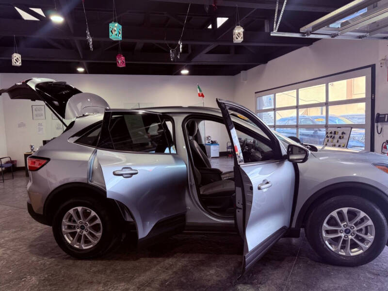 2021 Ford Escape Hybrid SE