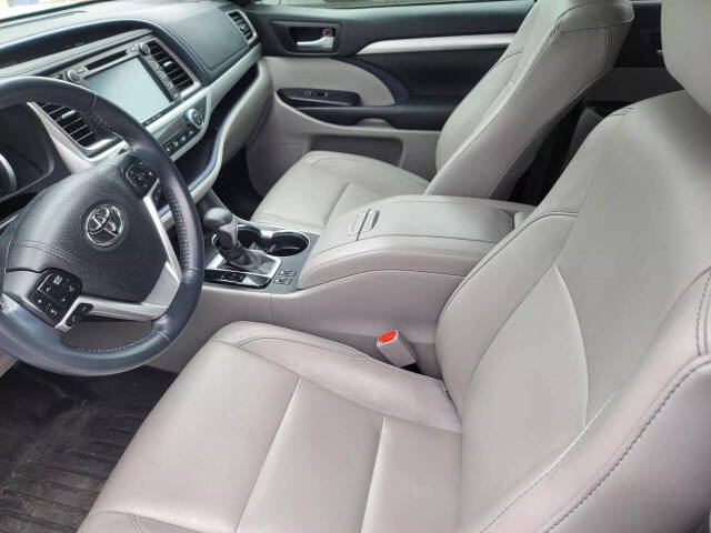 2017 Toyota Highlander for sale at Yep Cars in Dothan, AL