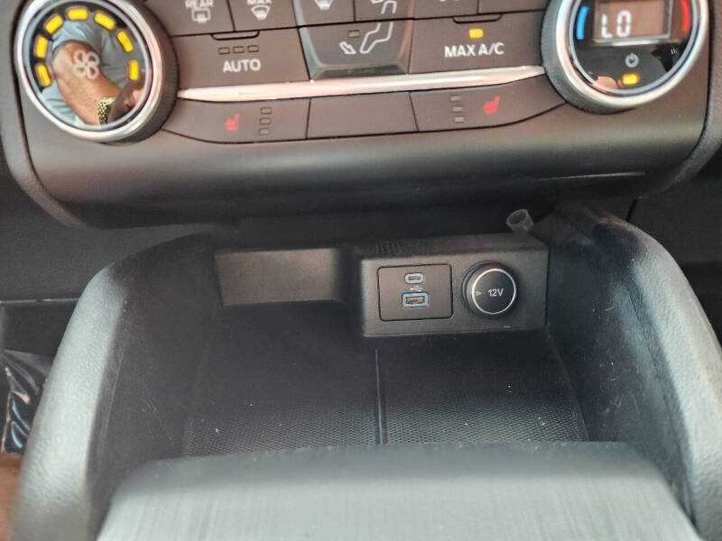 2020 Ford Escape SE