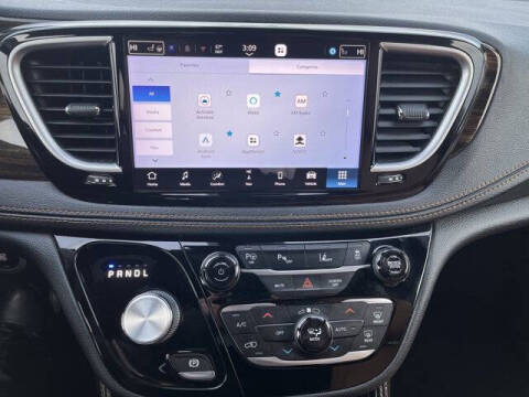 2021 Chrysler Pacifica Hybrid Pinnacle