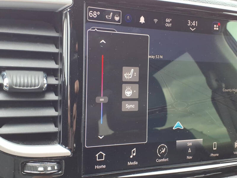 2024 Chrysler Pacifica Plug-In Hybrid Select