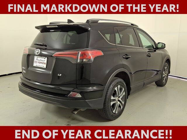2017 Toyota RAV4 LE