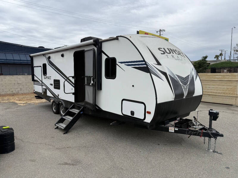2020 Crossroads RV Sunset Trail