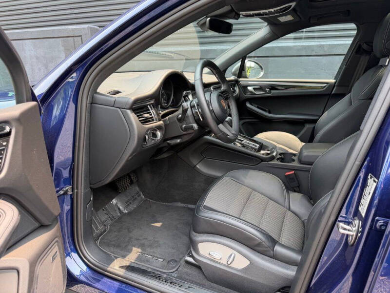 2026 Porsche Macan T