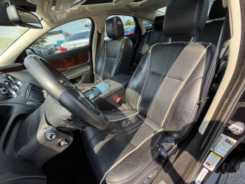 2016 Jaguar XJ R-Sport