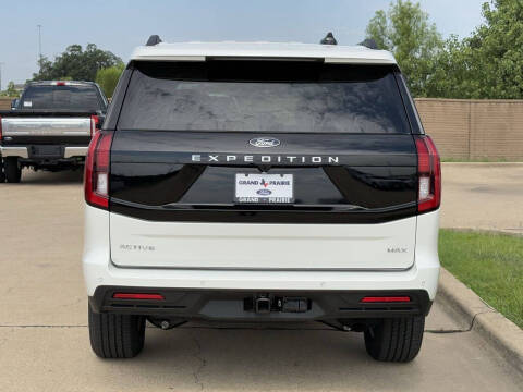 2026 Ford Expedition MAX Active