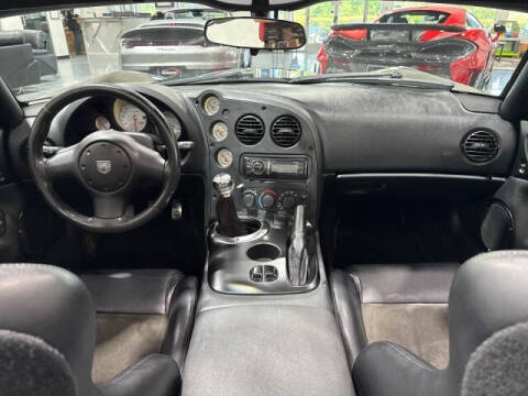 2004 Dodge Viper SRT-10