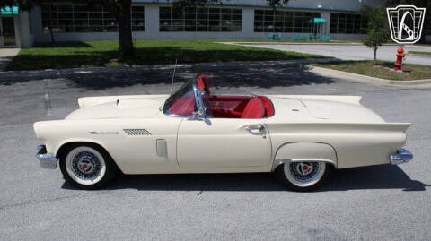 1957 Ford Thunderbird