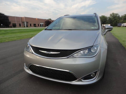 2017 Chrysler Pacifica Touring-L