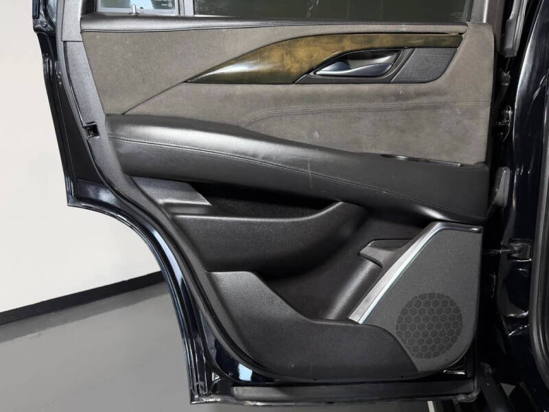 2017 Cadillac Escalade Platinum
