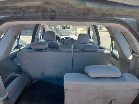 2010 Kia Rondo LX