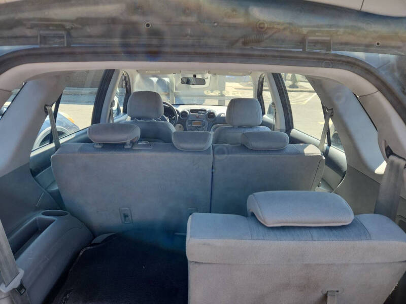 2010 Kia Rondo LX