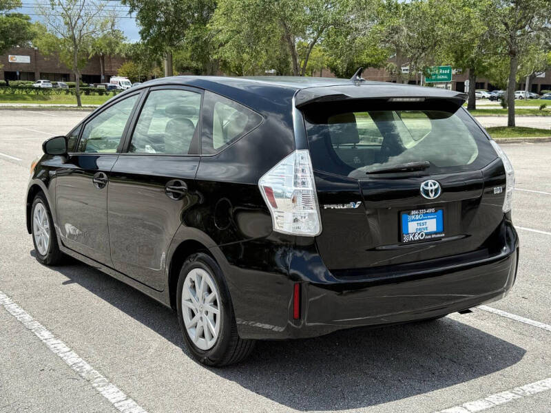 2012 Toyota Prius v Two