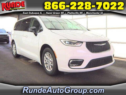 2024 Chrysler Pacifica for sale at Runde PreDriven in Hazel Green WI