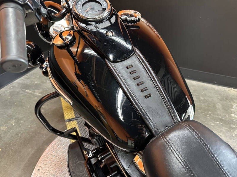 2018 Harley-Davidson® FLHC - Softail® Heritage