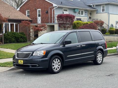2014 Chrysler Town and Country for sale at Reis Motors LLC in Lawrence NY